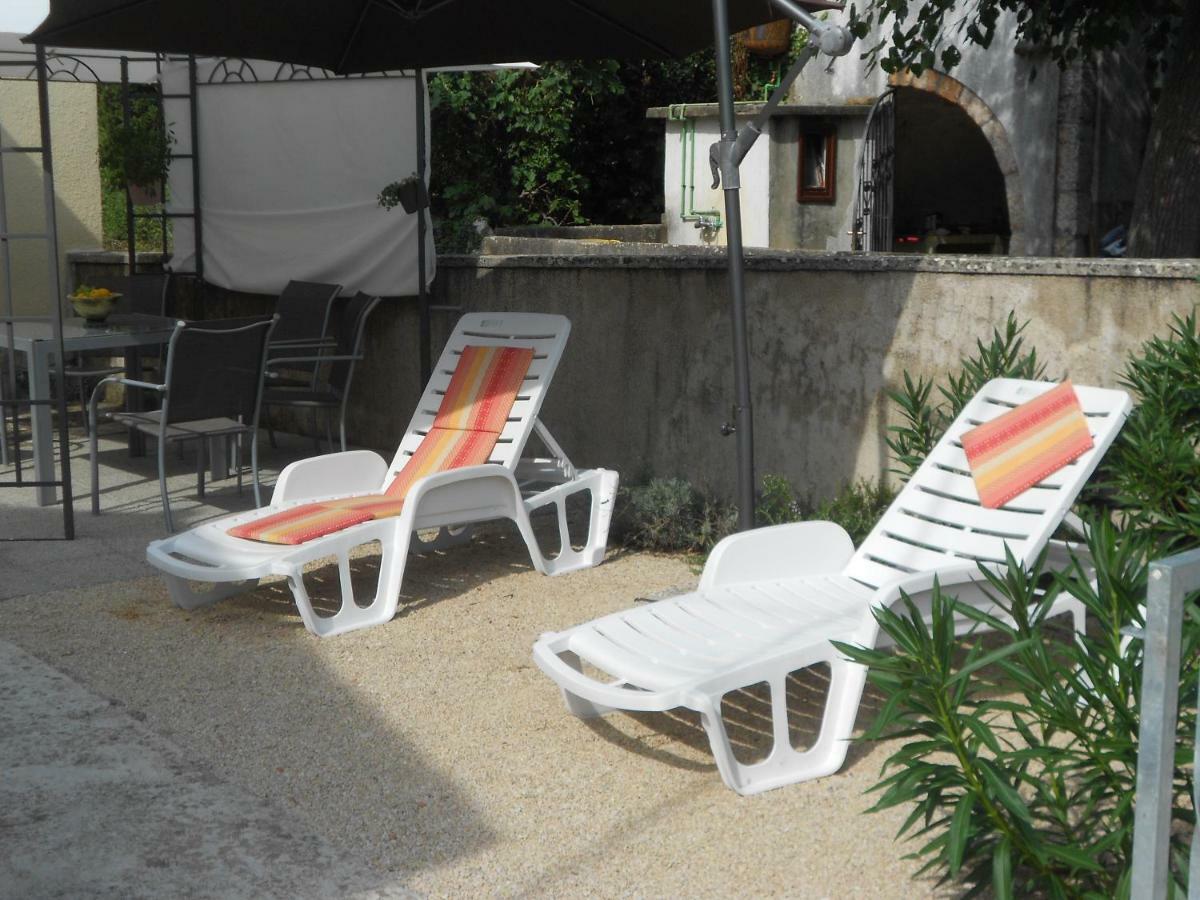Holiday Home Mery By El-Pi Tours Malinska Exterior foto